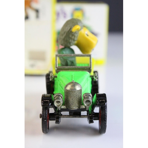 1061 - Boxed Dinky 477 Parsley's Car Morris Oxford Bull Nosed diecast model in green, complete with inner d... 