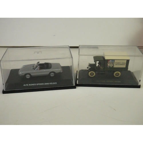 1114 - 19 x Boxed diecast models to include 2 x Corgi (39902 & CC82105), Lledo Del-Boy's Robin Reliant, 4 x... 