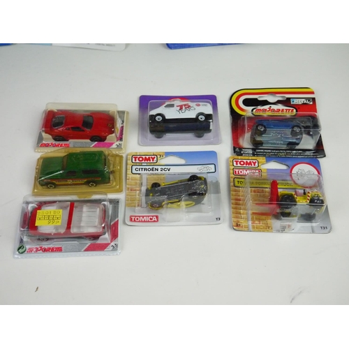 1115 - Collection of vintage diecast model vehicles to include Micro Machines, Siku, Novacar, Tomica and Ho... 