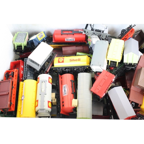 114 - 75 OO gauge items of rolling stock to include wagons, tankers, and trucks featurings Wrenn, Lima, Gr... 