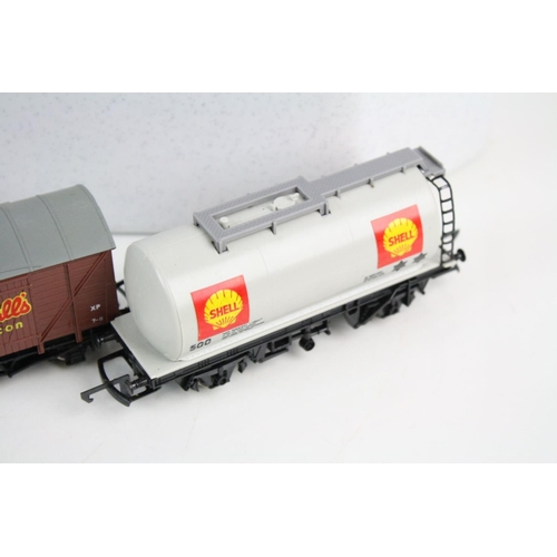 114 - 75 OO gauge items of rolling stock to include wagons, tankers, and trucks featurings Wrenn, Lima, Gr... 