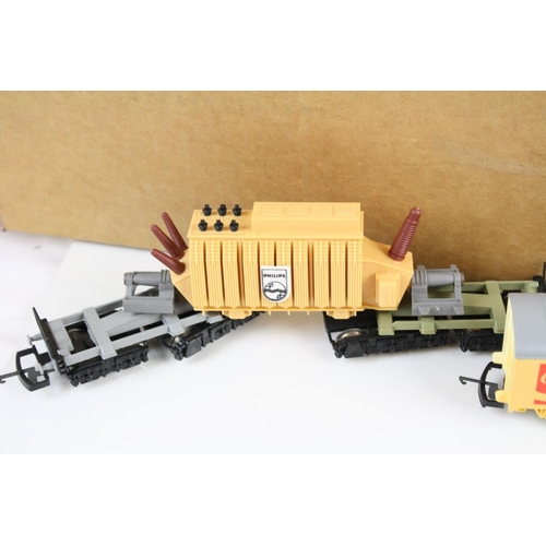 115 - 50 OO gauge items of rolling stock to include Wrenn, Triang, Grafar, Lima, Hornby, featuring trucks,... 