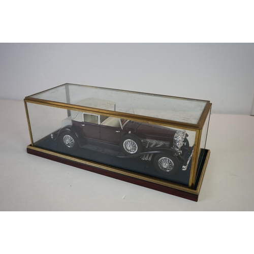 1168 - Five cased 1:18 scale diecast model vintage cars to include Mercedes, Morgan etc, models fixed to a ... 