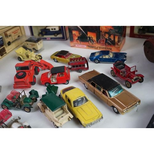 1172 - Collection of boxed and loose diecast models, to include Matchbox, Dinky, Corgi etc, together with a... 