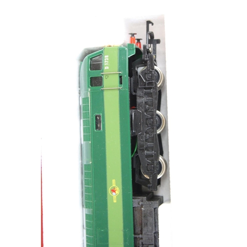 120 - Two boxed Hornby OO gauge locomotives to include B863 Brush Type 4 Diesel Electric Loco and R857 BR ... 