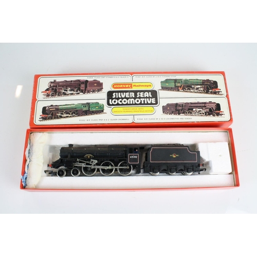 121 - Two boxed Hornby OO gauge locomotives to include R758 BR Hymek Diesel Hydraulic Locomotive and R859 ... 