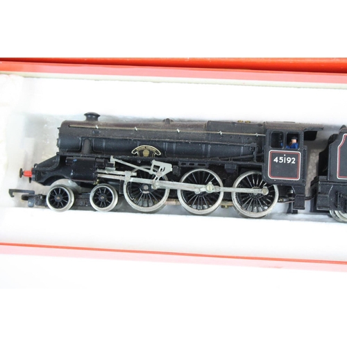 121 - Two boxed Hornby OO gauge locomotives to include R758 BR Hymek Diesel Hydraulic Locomotive and R859 ... 