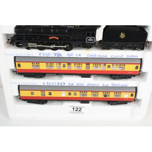 122 - Hornby OO gauge Triang Princess Victoria locomotiver 4-6-2 with tender and 2 x coaches within polyst... 