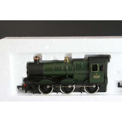 13 - Three boxed Palitoy Mainline OO gauge locomotives to include 37090 43XX Mogul GWR green, 37038 Class... 