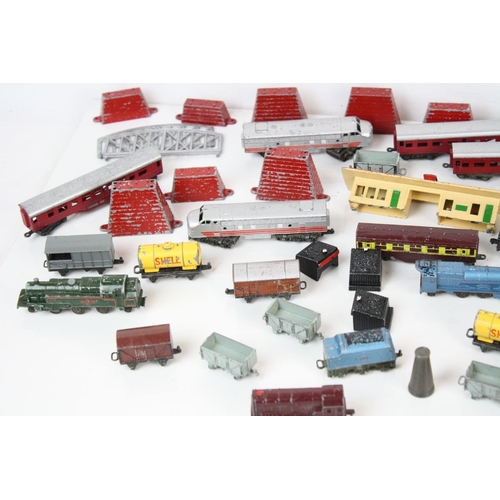 137 - Collection of Lone Star Locos diecast models to include locomotives, rolling stock, track and access... 