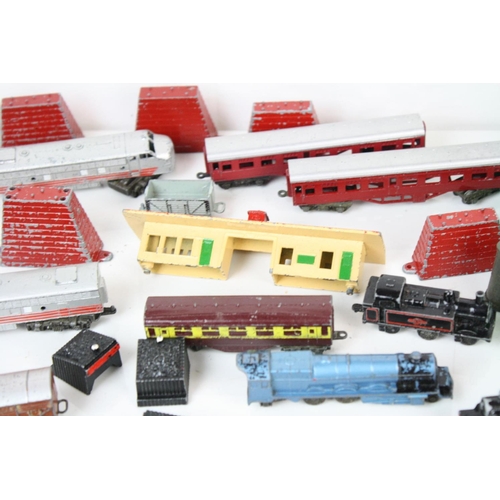 137 - Collection of Lone Star Locos diecast models to include locomotives, rolling stock, track and access... 