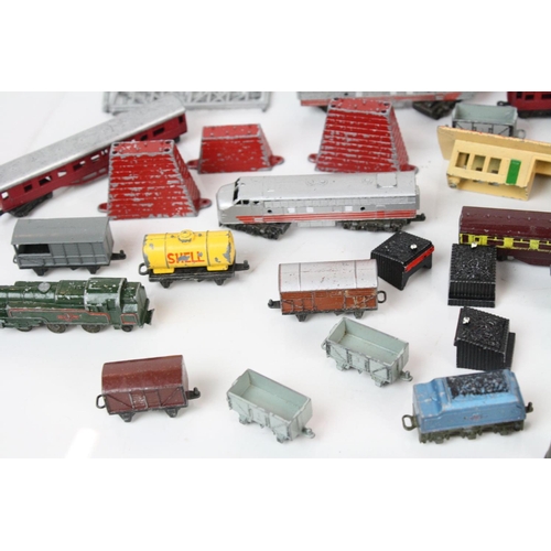 137 - Collection of Lone Star Locos diecast models to include locomotives, rolling stock, track and access... 