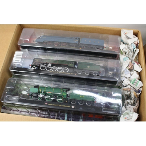 162 - 24 x Great British Locomotives Collection OO Gauge models to include Caledonian 'Single' 4-2-2, GCR ... 