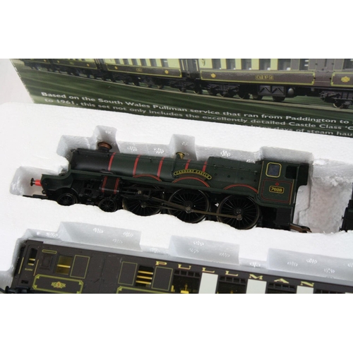 165 - Boxed Hornby R1048 The Western Pullman electric train set complete with Cadbury Castle locomotive, c... 