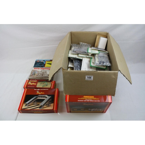 166 - Quantity of boxed / carded / bagged and unused OO / HO gauge model railway accessories to incluee Ho... 