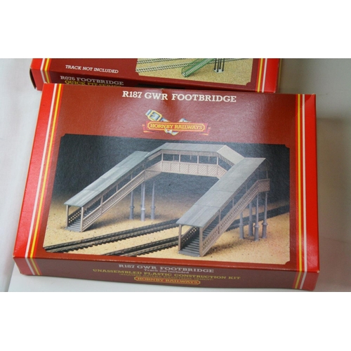 166 - Quantity of boxed / carded / bagged and unused OO / HO gauge model railway accessories to incluee Ho... 