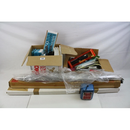 168 - Quantity of OO / HO gauge model railway to include various boxed Peco track, bagged/carded plastic m... 