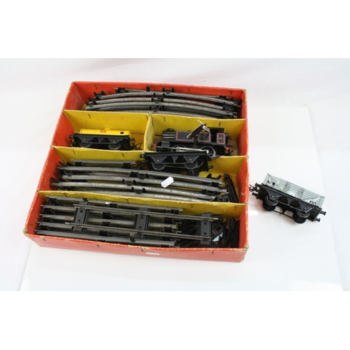 169 - Hornby O gauge 0-4-0 locomotive in black livery plus 2 x items of rolling stock (inc Shell Tanker) a... 