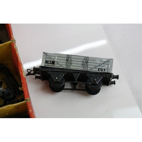 169 - Hornby O gauge 0-4-0 locomotive in black livery plus 2 x items of rolling stock (inc Shell Tanker) a... 