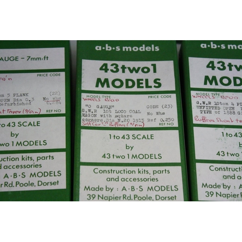 184 - 12 Boxed 43two1 O gauge rolling stock model kits, all unbuilt and appearing complete