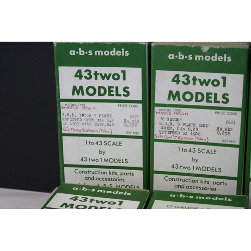 184 - 12 Boxed 43two1 O gauge rolling stock model kits, all unbuilt and appearing complete