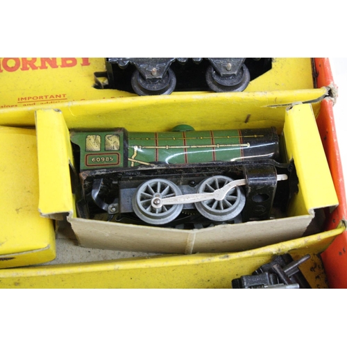 189 - Boxed Hornby O gauge NO 40 Tank Locomotive (Reversing) 0-4-0 in BR black livery plus a boxed Hornby ... 