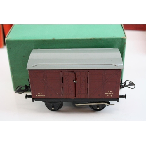 190 - Large quantity of Hornby O gauge model railway, mainly boxes examples, to include 8 x boxed items of... 