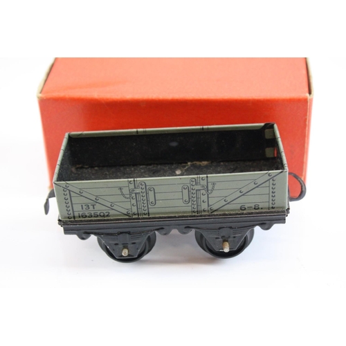 190 - Large quantity of Hornby O gauge model railway, mainly boxes examples, to include 8 x boxed items of... 