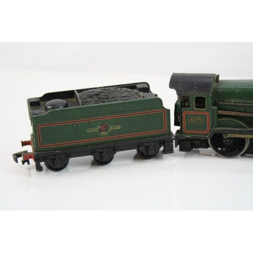 192 - Two Hornby Dublo locomotives to include Cardiff Castle 4-6-0 with tender and 2-6-4 BR 80054 locomoti... 