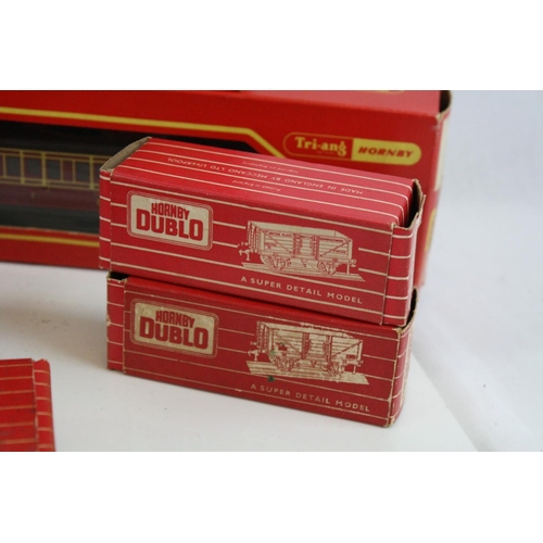 194 - 15 Boxed Hornby Triang & Hornby Dublo items of rolling stock to include 8 x OO gauge and 7 x Dublo, ... 