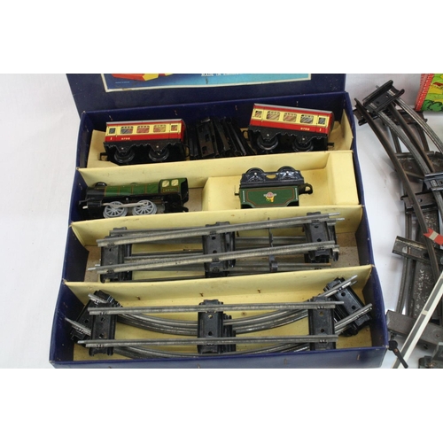 196 - Boxed Hornby O gauge Passenger Train Set No 21 with locomotive and 2 x coaches, vg box, plus additio... 