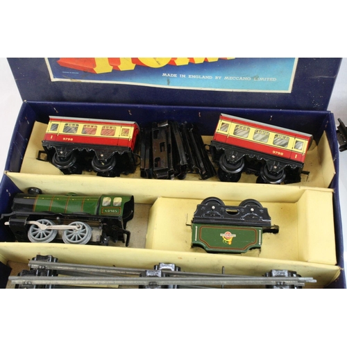 196 - Boxed Hornby O gauge Passenger Train Set No 21 with locomotive and 2 x coaches, vg box, plus additio... 