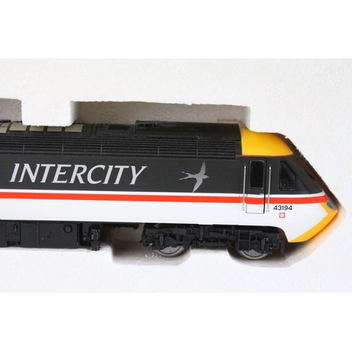 2 - Boxed Hornby OO gauge R2702 DCC Ready BR Intercity Executive Class 43 HST, complete