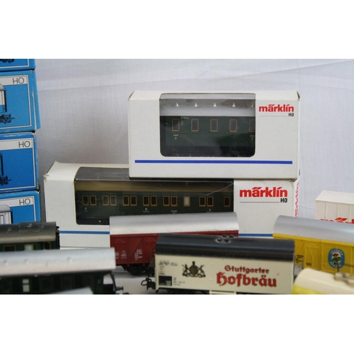 208 - Collection of 19 boxed and unboxed Marklin HO / OO gauge items of rolling stock to include 6 boxed e... 