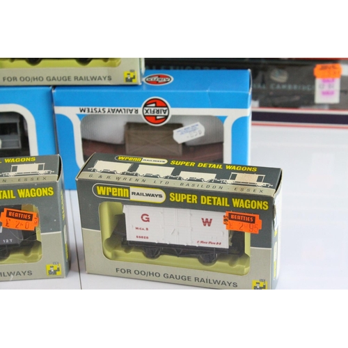 21 - 16 Boxed OO gauge items of rolling stock to include 7 x Wrenn, 6 x Airfix, 2 x Lima and 1 x Replica