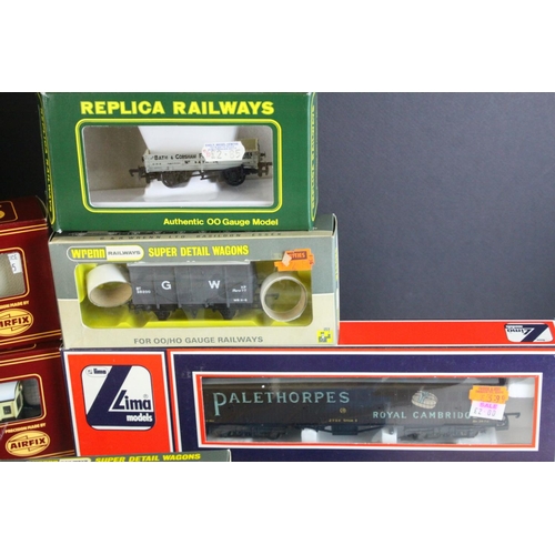 21 - 16 Boxed OO gauge items of rolling stock to include 7 x Wrenn, 6 x Airfix, 2 x Lima and 1 x Replica