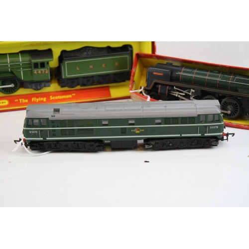 219 - Boxed Triang Hornby OO gauge Flying Scotsman locomotive plus Triang R259 Britannia locomotive and Tr... 