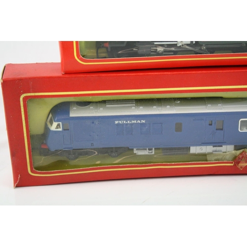 219 - Boxed Triang Hornby OO gauge Flying Scotsman locomotive plus Triang R259 Britannia locomotive and Tr... 