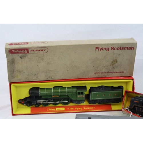 219 - Boxed Triang Hornby OO gauge Flying Scotsman locomotive plus Triang R259 Britannia locomotive and Tr... 