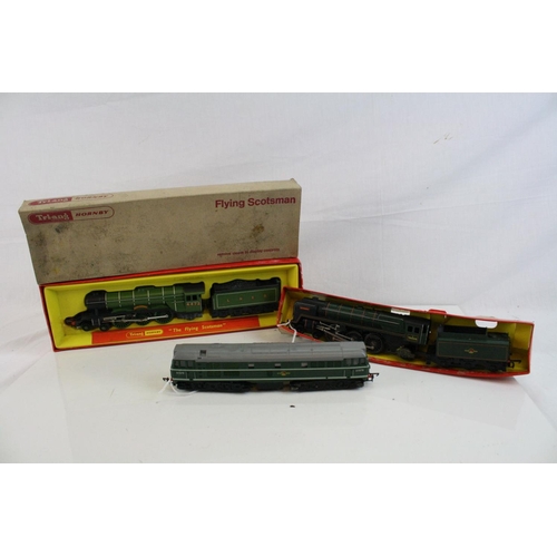 219 - Boxed Triang Hornby OO gauge Flying Scotsman locomotive plus Triang R259 Britannia locomotive and Tr... 