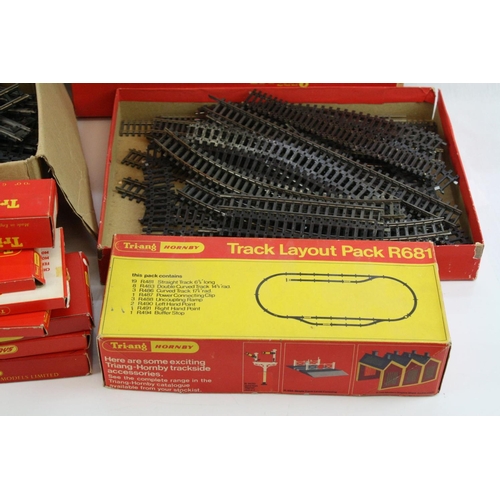 224 - Large quantity of OO gauge model railway track, both boxed and unboxed, plus various ephemera (two b... 