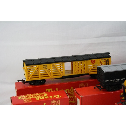 226 - Boxed Triang R355 0-4-0 Industrial Nellie Blue Livery locomotive plus 6 x boxed Triang items of roll... 