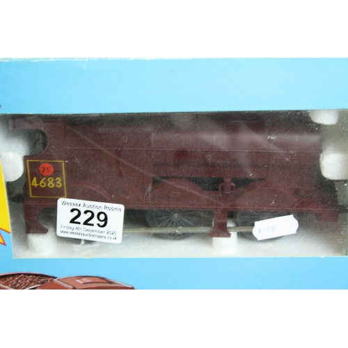 229 - Boxed Lima Giant 110160 train set complete with LMS 0-6-0 4683 locomotive in maroon with tender, plu... 