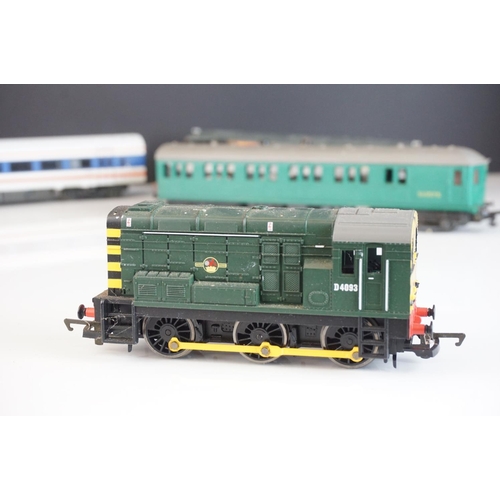 234 - 24 OO gauge locomotives to include Lima, Triang and Hornby, condition varies