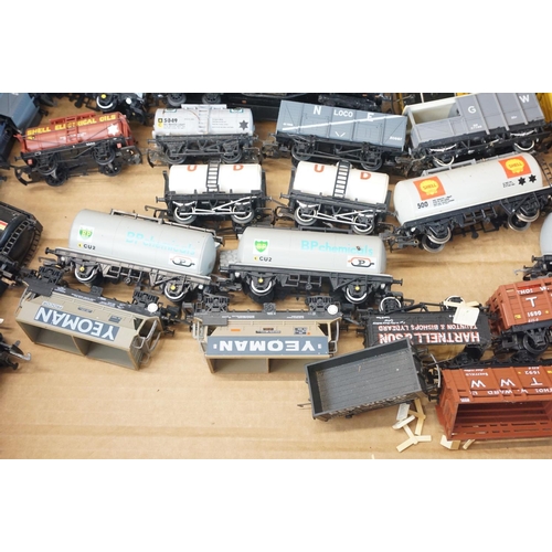 237 - 40 OO gauge items of rolling stock to include Triang, Lima, Hornby etc