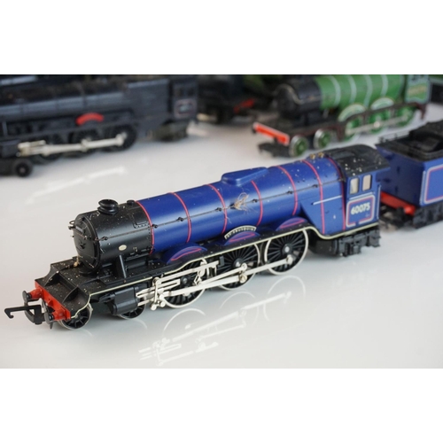 240 - 11 OO gauge locomotive to include Hornby St Frusquin 4-6-2 with tender, Triang Hornby Sir Dinadan et... 