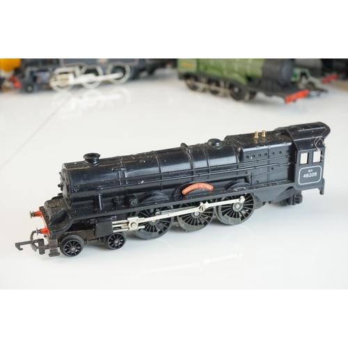 240 - 11 OO gauge locomotive to include Hornby St Frusquin 4-6-2 with tender, Triang Hornby Sir Dinadan et... 