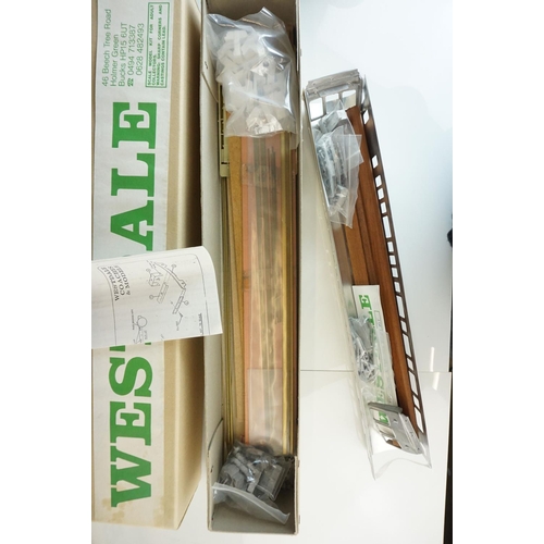 248 - Four boxed Westdale O gauge metal kit models to include a built BR Railcar locomotive in green liver... 