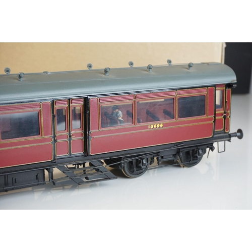 255 - Five built O gauge plastic / metal kit models to include LMS Power Car, GWR Diesel railcar, DJB Engi... 