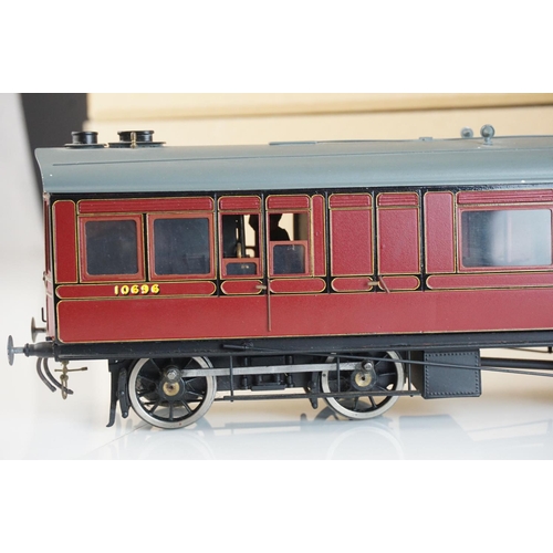 255 - Five built O gauge plastic / metal kit models to include LMS Power Car, GWR Diesel railcar, DJB Engi... 